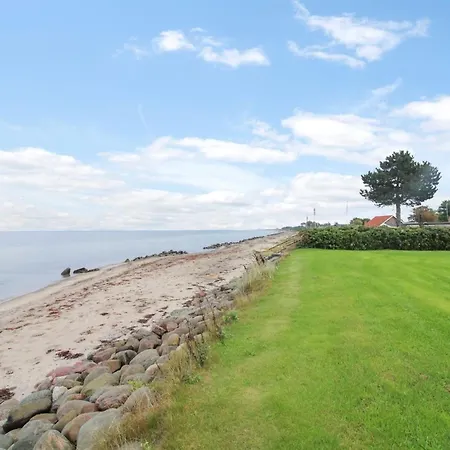Radojka - 75m From The Sea By Interhome